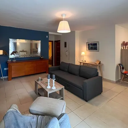 Апартаменти Private Garden House In Panorama- Lux