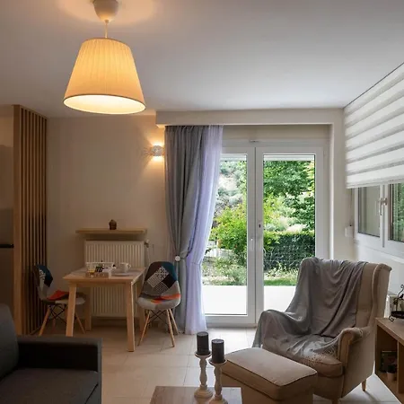 Апартаменти Private Garden House In Panorama- Lux *