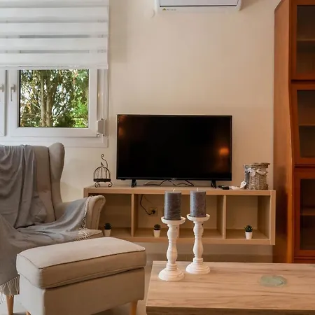 Апартаменти Private Garden House In Panorama- Lux *